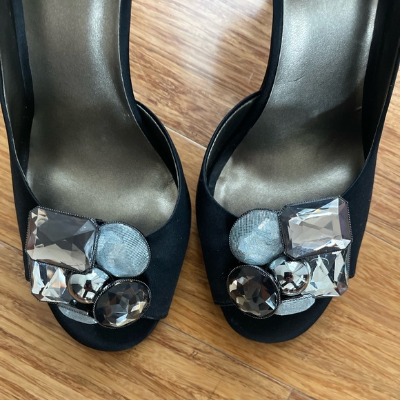 Nine West Black Satin 3 1/2” Heels!!!! - Picture 2 of 6
